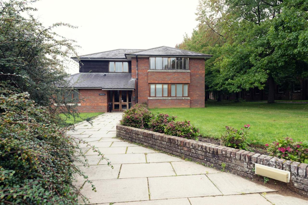 Ashridge House Hotel Berkhamsted Exterior foto
